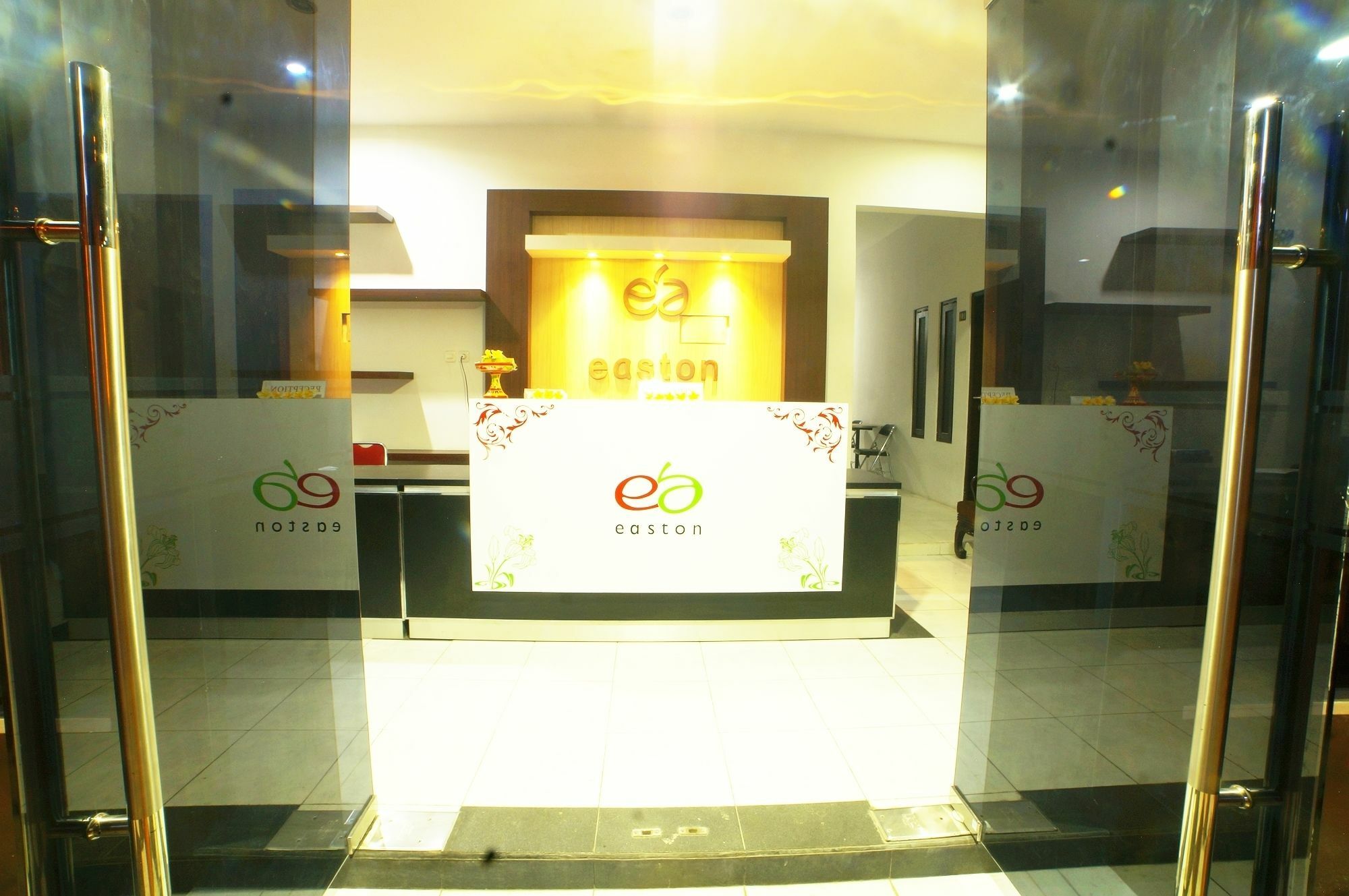 Easton Kuta Homestay Exterior photo